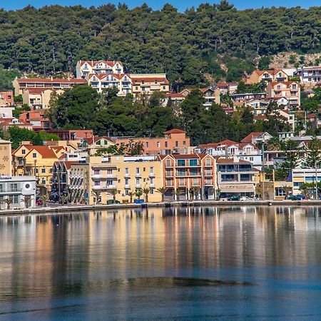 A & B Minimal Suite Ιι With Sea View In Argostoli Eksteriør bilde
