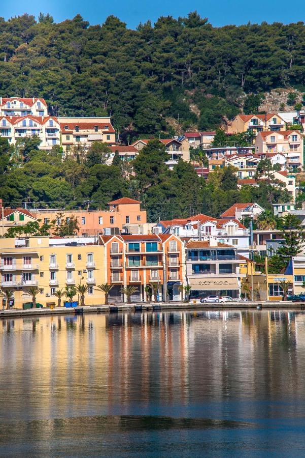 A & B Minimal Suite Ιι With Sea View In Argostoli Eksteriør bilde